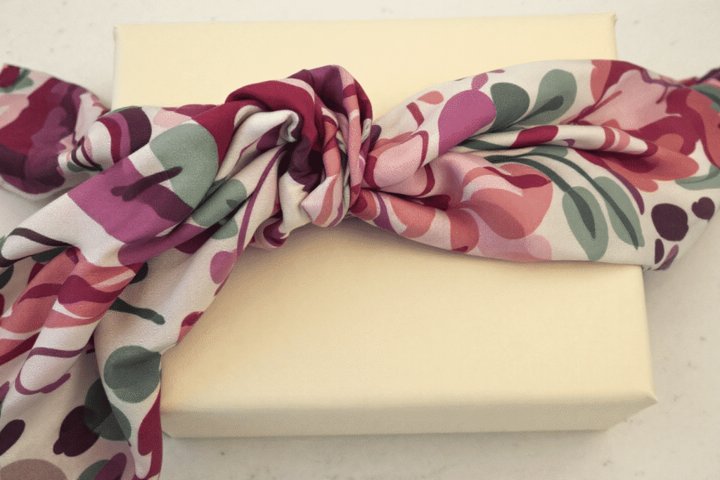 Image simply paper crafts Scarf used as a gift wrap