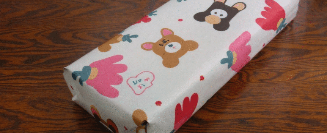 Wrapping paper ideas simply paper crafts Cute wrapping paper with cartoon characters on a wooden table