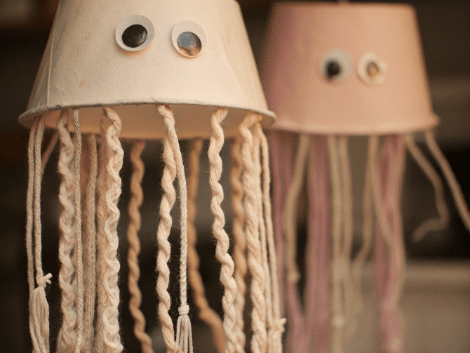 106315e63a80433fbfa4b1d650057312 simply paper crafts Hanging jellyfish made with googly eyes and string