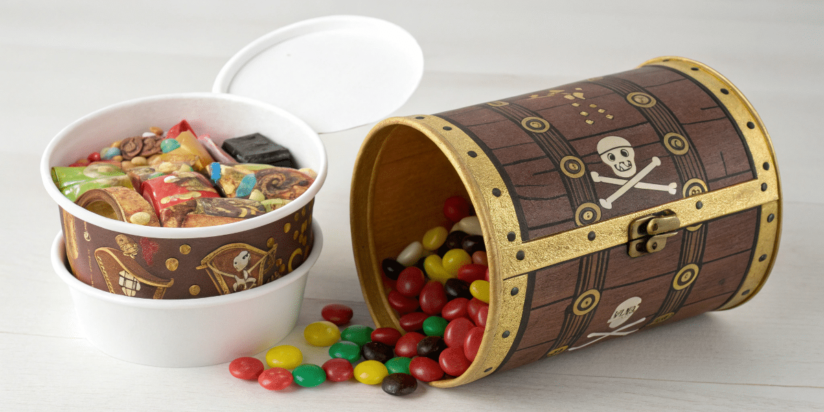 F95d31942a2d49149cf90d5b0cf3d42b simply paper crafts Paper cup that looks like a treasure chest