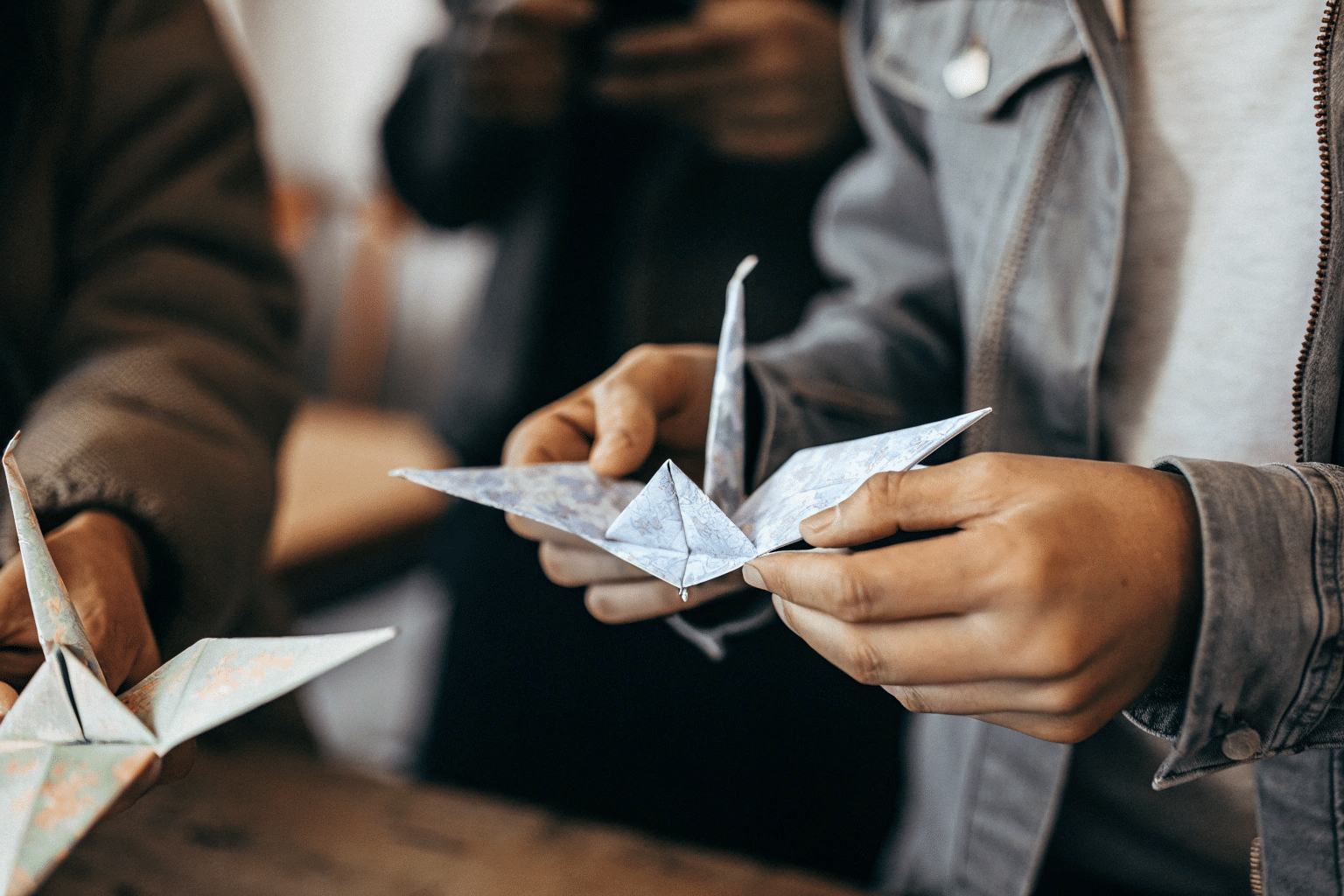 Easy Craft Using Paper: 25+ Simple Paper Projects for Everyone