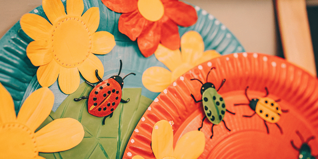 Nature inspired paper plate simply paper crafts Nature inspired paper plate crafts with flowers and bugs