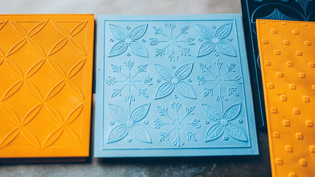 Techniques to enhance your paper crafts simply paper crafts Techniques to enhance paper crafts with embossing and stenciling